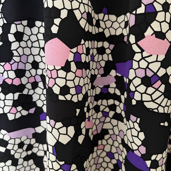 Yumi Kim Geometric print 100% Silk Blouse size S - Picture 6 of 10